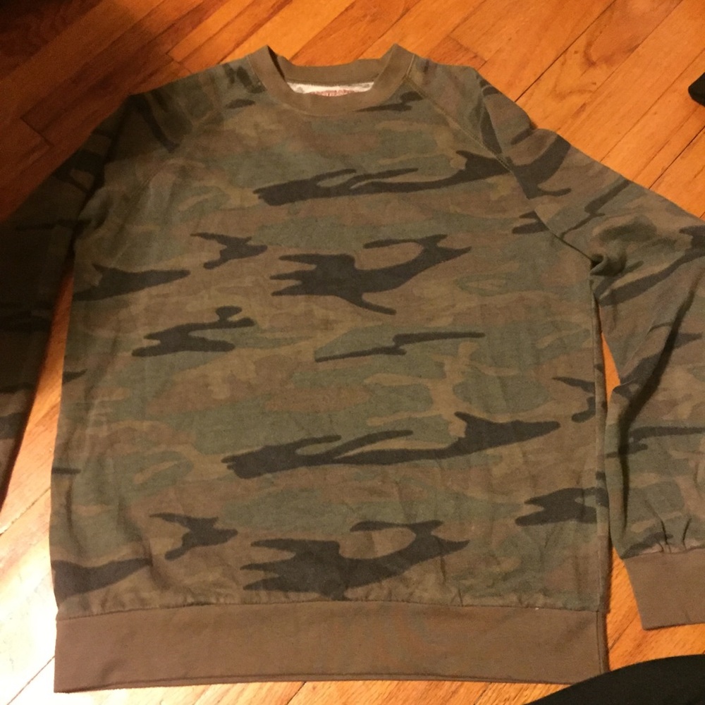 Camo Sweatshirt size S